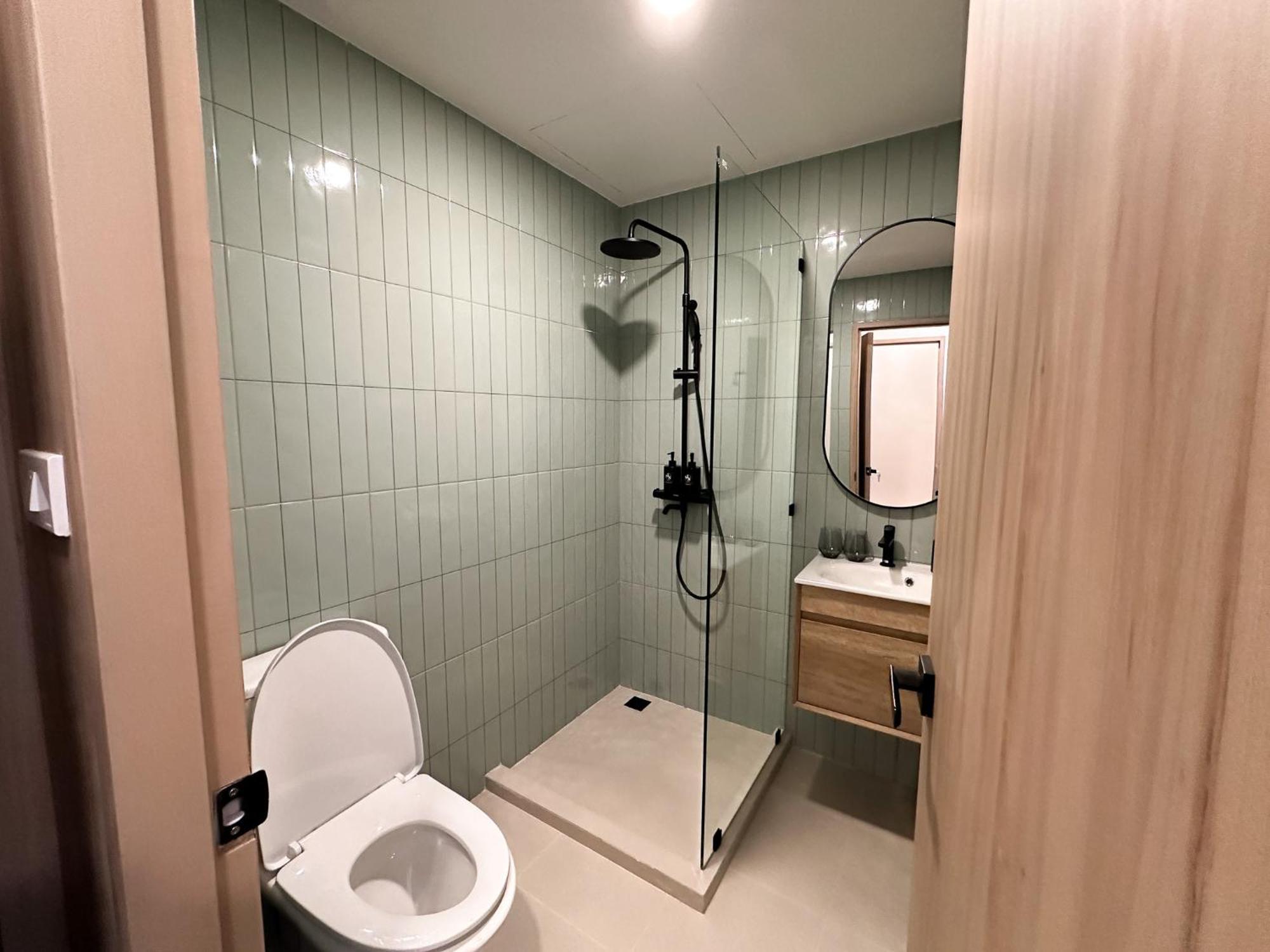 อพาร์ทเม้น 3 Bed 3 Bath / Luxury / 1 Min Walk To Bts Asok