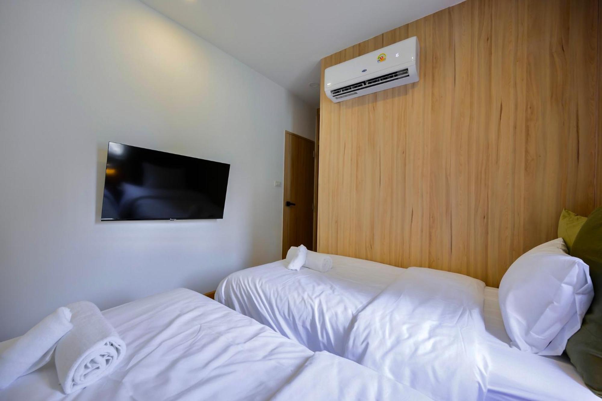 3 Bed 3 Bath / Luxury / 1 Min Walk To Bts Asok อพาร์ทเม้น